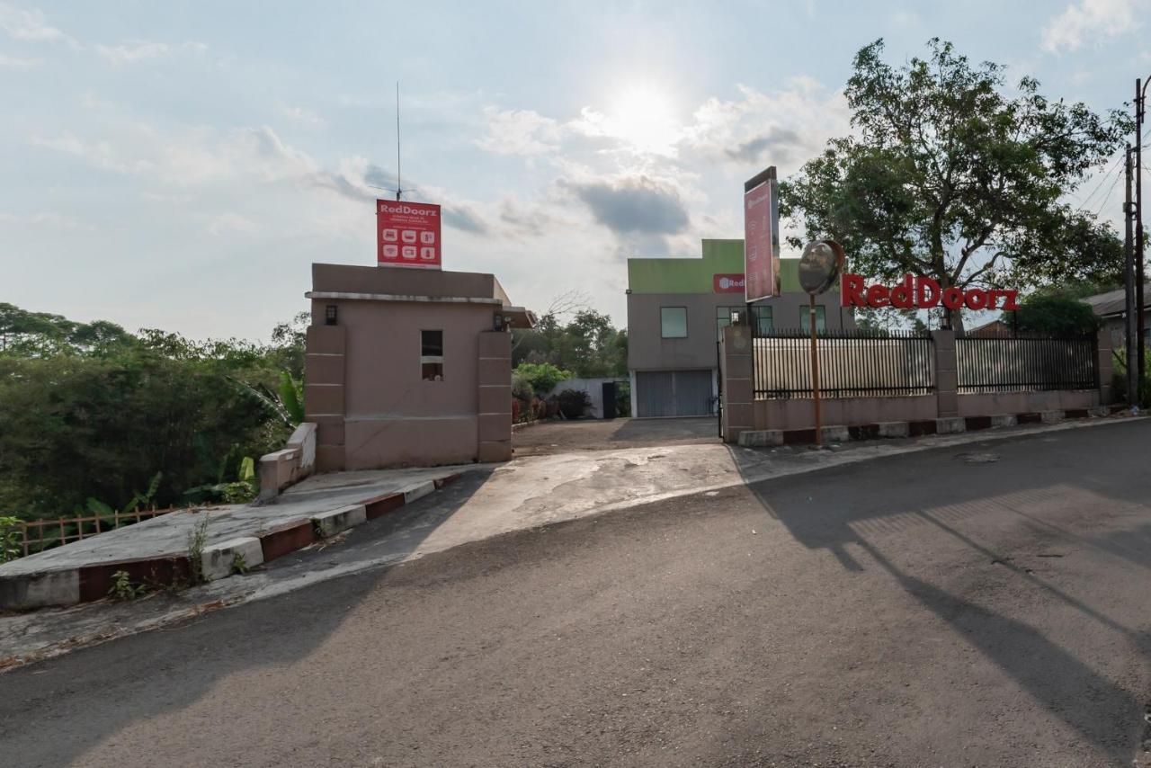 Reddoorz Syariah Near Rs Hermina سوكابومي المظهر الخارجي الصورة