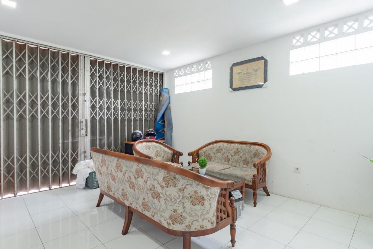 Reddoorz Syariah Near Rs Hermina سوكابومي المظهر الخارجي الصورة