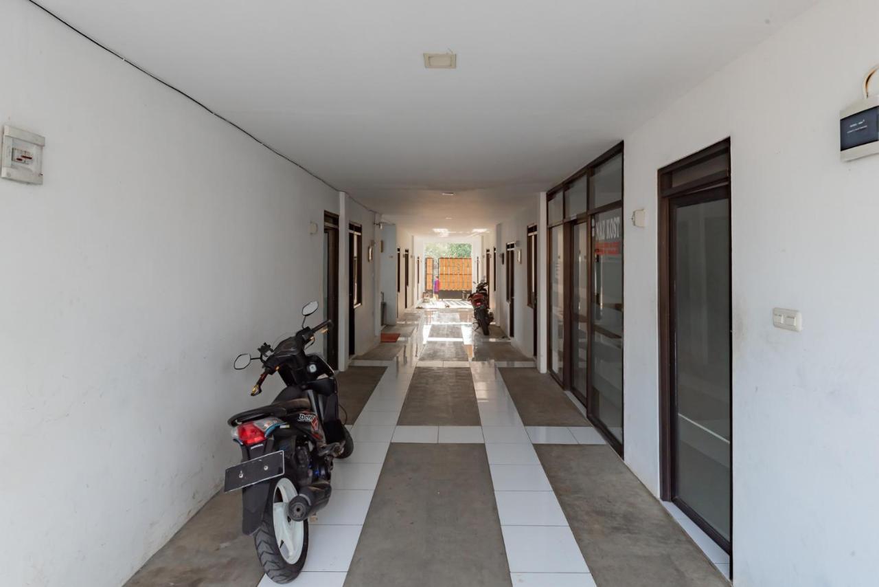 Reddoorz Syariah Near Rs Hermina سوكابومي المظهر الخارجي الصورة